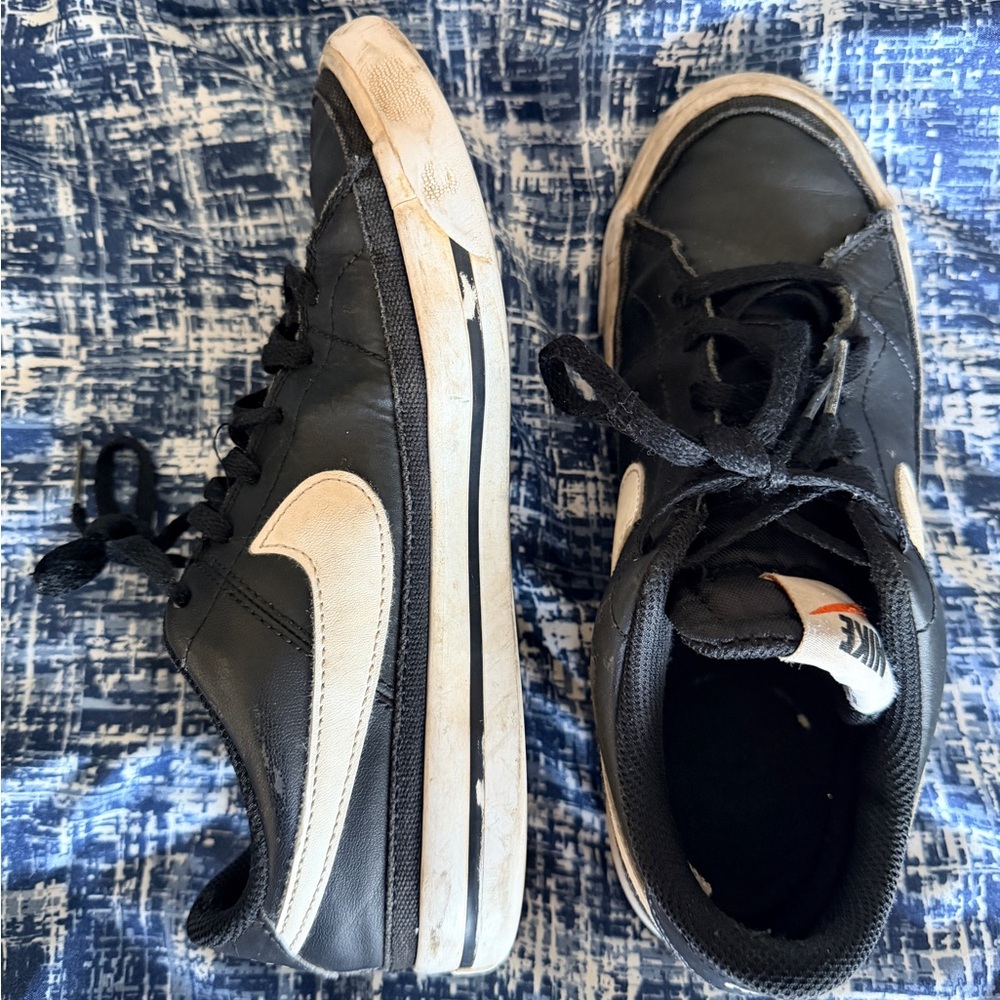 Black  Nike Sneakers